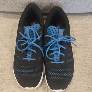 Under Armour Women Black and Blue Sneakers